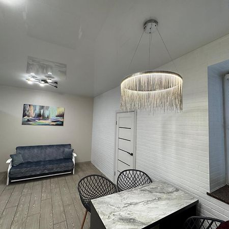 Vip Apartment У Центрі Міста, Новобуджк Театральний,Дуже Простора Rivne Eksteriør billede