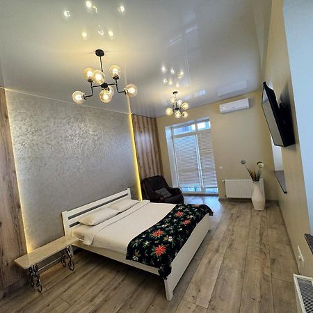 Vip Apartment У Центрі Міста, Новобуджк Театральний,Дуже Простора Rivne Eksteriør billede