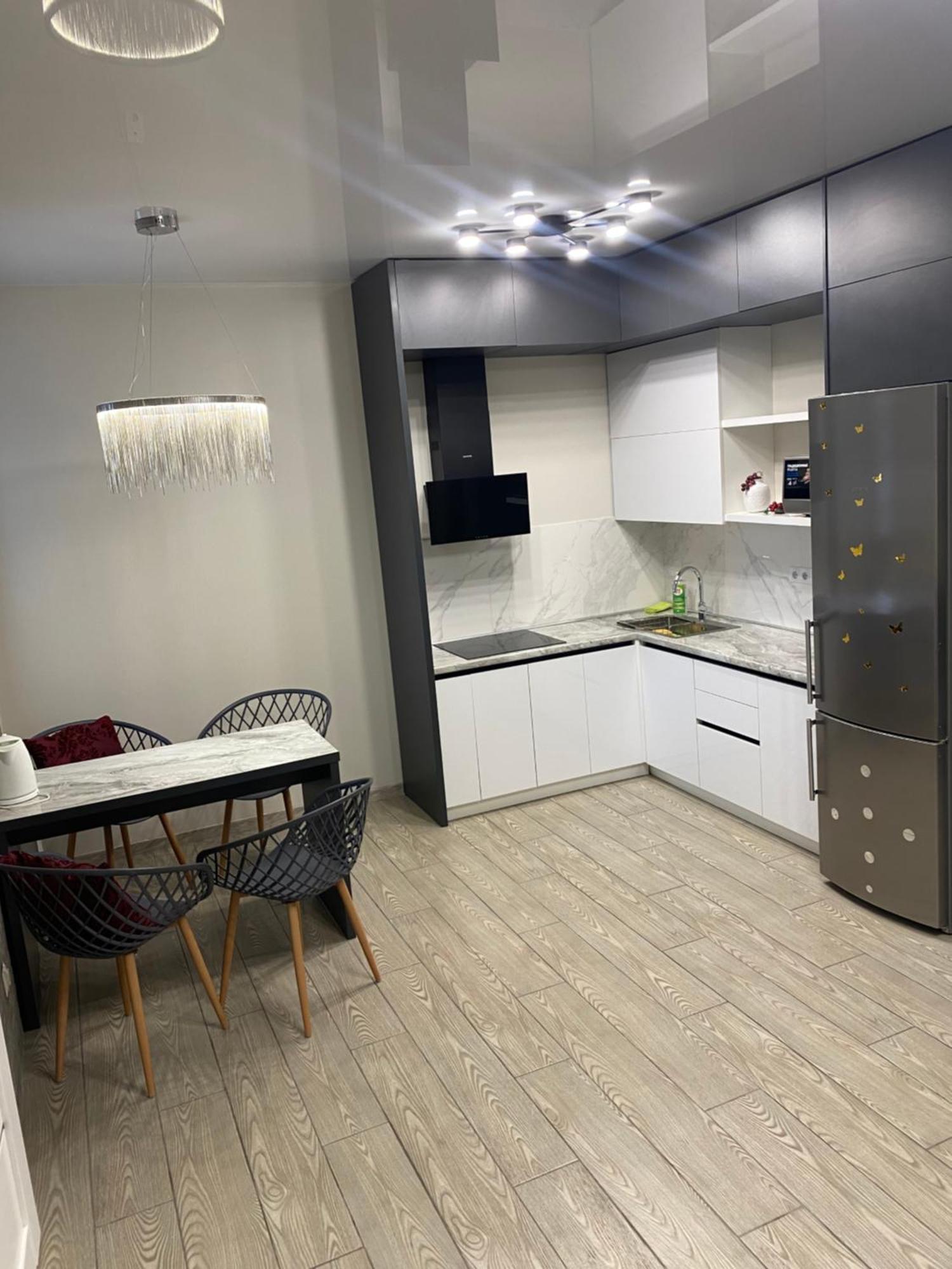 Vip Apartment У Центрі Міста, Новобуджк Театральний,Дуже Простора Rivne Eksteriør billede