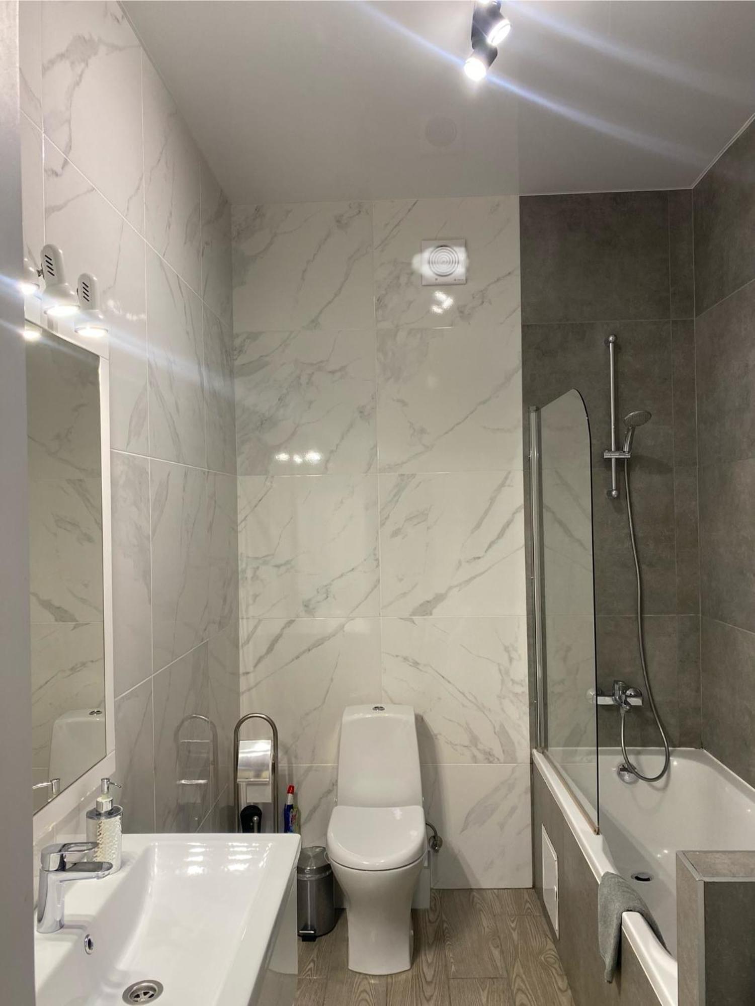 Vip Apartment У Центрі Міста, Новобуджк Театральний,Дуже Простора Rivne Eksteriør billede