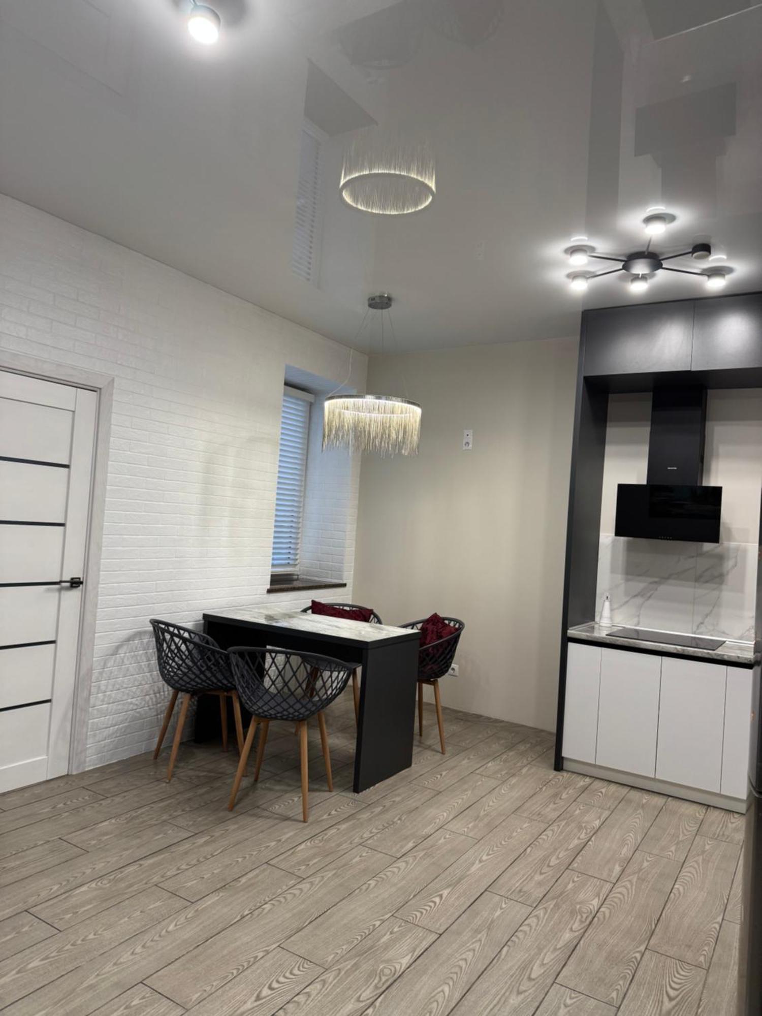 Vip Apartment У Центрі Міста, Новобуджк Театральний,Дуже Простора Rivne Eksteriør billede